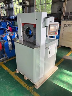 1000*800*1630 mm AC Hose Crimping Machine Dengan Sistem Kontrol PLC Satu Kali Crimping