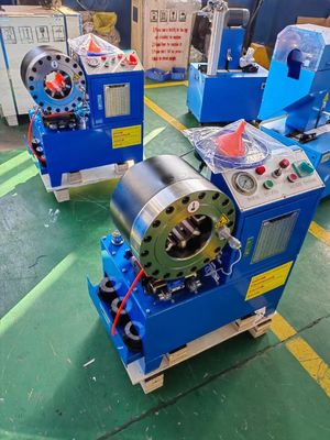 245Kg DX68 Hose Crimping Machine Dengan Max Pembukaan 114mm Dan Output Volume Of Pump 2.5L