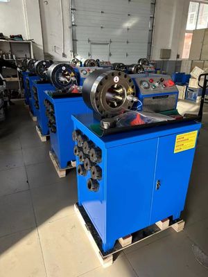 Mesin Crimping Selang Karet yang Sangat Efisien 600T Kekuatan Crimping 220v/240v/380v/415v