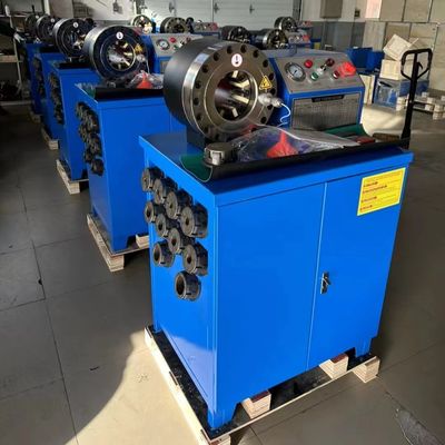 Sumber Daya Listrik Mesin Crimping Selang Karet 6 - 51mm Rentang Crimping Pilihan Tegangan