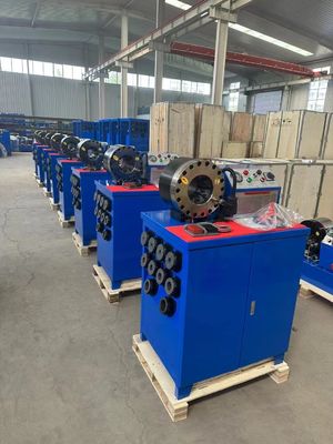 200 Pcs/h Mesin Crimping Hose Karet Kinerja yang dapat diandalkan Dengan 600T Crimping Force