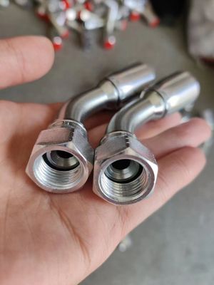 Ukuran dan Standar yang Berbeda Flange Baja Karbon 1/2 JIC Fittings Selang Hidraulik JIS BSP Steel Brake Line Adaptor