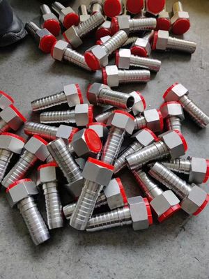 Standar bahan baku yang berbeda Forklift Fittings selang hidrolik yang dapat digunakan kembali Wanita Pria Fittings selang hidrolik Ferrule
