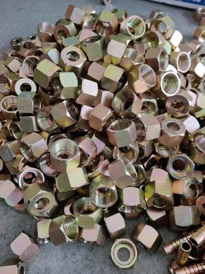 Tembaga Plating Bahan baku Dan Standar Baja Karbon 1/2 JIC Fittings Hydraulic Hose JIS BSP Steel Brake Line Adaptor