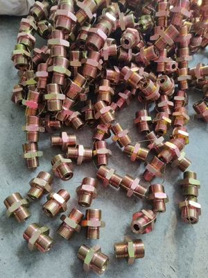Adaptor benang khusus Bahan baku dan standar Baja karbon Fittings selang hidrolik Adaptor benang khusus