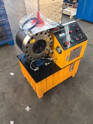 Warna Kuning DX68 Finn Power Hose Crimper 600T Keakuratan Tinggi Dengan Daya Besar