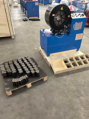 Hydraulic Electric 4 Inch 4-102 Mm Warna Biru Model Dasar Lebih Pendek Model 4 Lapisan Selang Ukuran Besar Mesin Crimping Selang Berliku Industri 4 Kw Struktur Kompak