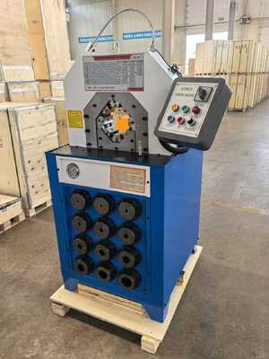 Harga yang bagus 3 Inch Hydraulic Hose Crimping Machine dengan 15 Dies Button Control System dan Fast Change Moulds on line