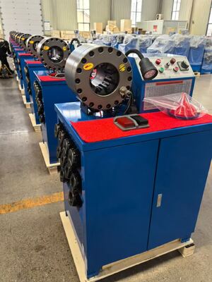 2 Inci 600T Kekuatan Crimping Warna Biru Ukuran Crimping Mencapai 2,5 Inci Dengan Alat Cetakan Perubahan Cepat Mesin Crimping Selang Karet Dengan Rentang 6-51mm Dan 10 Dies yang Dapat Dipertukarkan