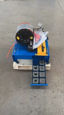 Mesin Crimping Selang Manual 600T Efisiensi Tinggi Warna Biru 2 Inci 0 Tegangan Dengan Rentang Crimping 6-51mm Dan 10 Dies yang Dapat Dipertukarkan Untuk Aplikasi Hidraulik
