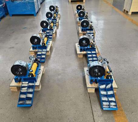 1 Inch Manual Hydraulic Hose Crimping Machine Rentang Crimping Dari 6mm hingga 25mm Tanpa Tegangan Dengan 7 Dies Untuk Aplikasi Hidraulik Tekanan Berbeda Dari 31,5 MpA hingga 60 Mpa Sesuai Permintaan Pelanggan