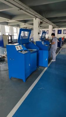 Harga yang bagus Mesin Penekan Selang Otomatis 0-200MPa Rentang Tekanan Untuk Aplikasi Industri on line