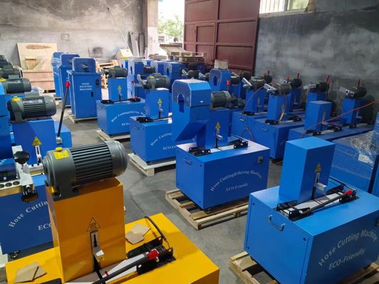 Harga yang bagus Electric 128 KG Size Is 850*600*1200 Mm Bahan Lembar Karet Mesin Pemotong Selang Hidraulik/Skiving Untuk Pengoperasian Mudah on line