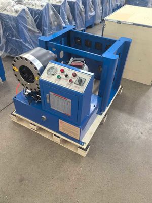 2 INCH Electric Blue Color Automatic Hose Swaging Machine Dengan Rack Dan Alat Cetakan Perubahan Cepat Portable Hydraulic Crimper Tekanan Tinggi