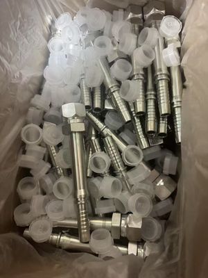 Standar Baja Karbon Fittings Selang Hidraulik Untuk Berbagai Ukuran Inch dan 6mm Large Oil Pipe Joint Steel Brake Line Adaptor MOQ adalah 1 Piece