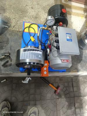 Harga yang bagus 220V 7 Dies Mesin Crimping Selang Hidraulik Dengan Kisaran Crimping 1 Inch untuk Selang 6-25mm on line