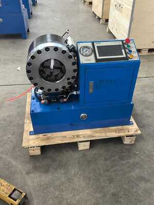 Harga yang bagus 2.5 Inch Hydraulic Hose Crimping Machine dengan alat cetakan perubahan cepat dan 10 mati interchangeable untuk serbaguna Crimping on line