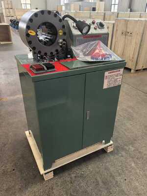 2”Ukuran Crimping Warna Hijau Mencapai Diameter Selang Dalam 2,5 Inci Kekuatan Besar Mesin Crimping Selang Karet Kekuatan Crimping 600T Dengan Rentang 6-51mm Dan 10 Dies yang Dapat Dipertukarkan Dengan Alat Cetakan Perubahan Cepat