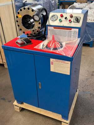 Harga yang bagus Mesin Crimping Selang Karet 2 Inci 600 Ton 6-51Mm Model Lebih Tinggi Warna Biru Tegangan 220V/380V dengan 10 Cetakan Mati dan Aplikasi Hidraulik yang Dapat Dipertukarkan on line