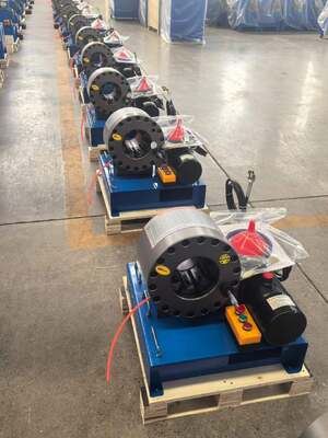 Harga yang bagus Mesin Crimping Selang Hidrolik 2 Inci Tegangan 12V/24V dengan Kekuatan Crimping 600T 10 Mati dan Kisaran 6-51Mm untuk Pemuatan Mobil on line